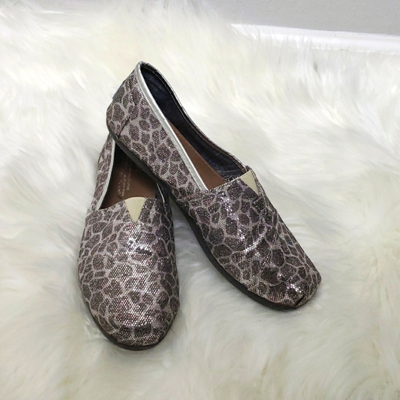 TOMS Slip-On Silver Glitter Shoes - Picture 1 of 7